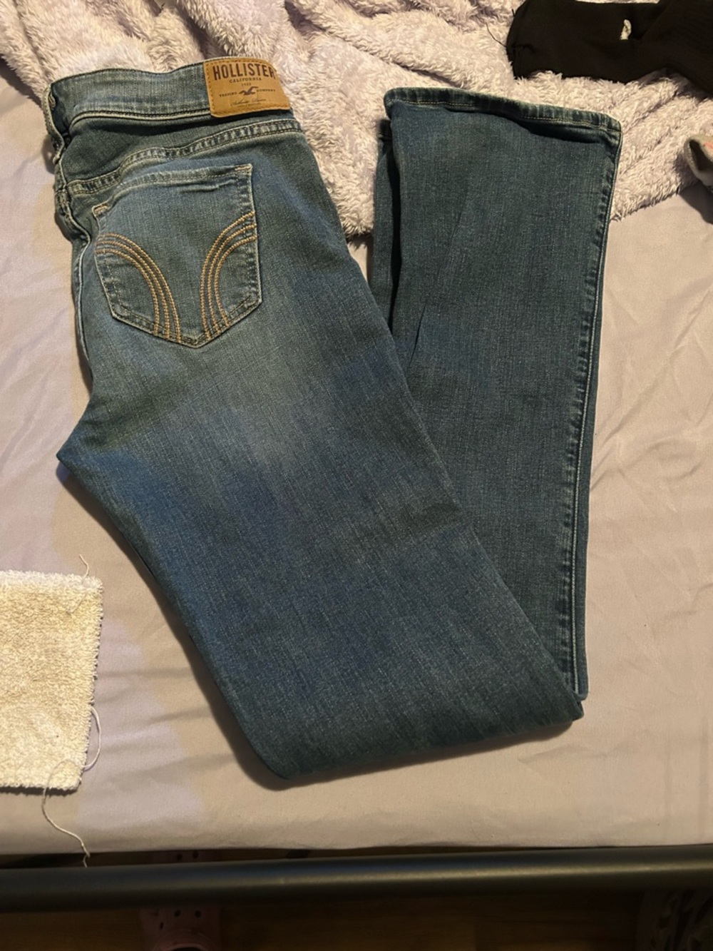 Hollister Women's Bootcut Jeans in Blue Wash